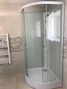 Bilik mandi di Gîte du Marquès