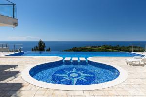 Πισίνα στο ή κοντά στο Tophill Altezza Premium - best view and pool