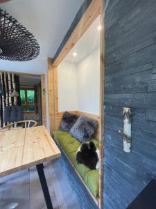 Afbeelding uit fotogalerij van Bungalows am Waldessaum bei Hohenzieritz in Hohenzieritz +33 foto's