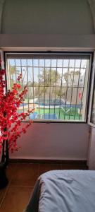 Hồ bơi trong/gần SE ALQUILA CHALET CON PISCINA Y YACUCCI