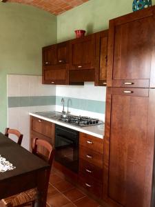 Kuchyň nebo kuchyňský kout v ubytování Cascina Stralla