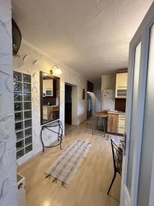 Kuchyň nebo kuchyňský kout v ubytování Tocc Apartman + 37 fotografií