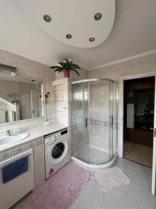 Ένα μπάνιο στο Tocc Apartman