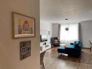 A seating area at ERKEL 18 APARTMAN