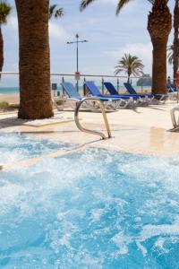 Bazén v ubytování Hotel & Spa Peñiscola Palace nebo v jeho okolí