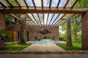 A piscina localizada em Hotel Canto das Águas - Roteiro de Charme ou nos arredores