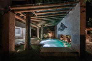 A piscina localizada em Hotel Canto das Águas - Roteiro de Charme ou nos arredores