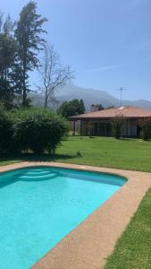 Bazen v nastanitvi oz. blizu nastanitve Casa tranquila y central con piscina en Olmué