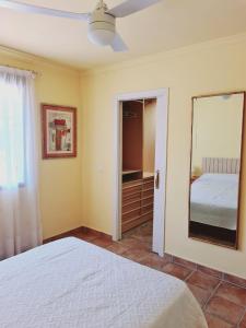 Posteľ alebo postele v izbe v ubytovaní Casa Hurtado de Mendoza pequeña