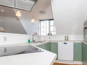 Kuchyň nebo kuchyňský kout v ubytování Holiday home Thisted LVIII