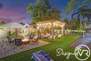 Jardí fora de 8BR Resort with Pool & Tons of Games - 22 Guests