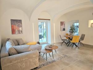 Design I Gewölbe I sanierter Pferdestall I EuropaPark I Boxspring I Nespresso I Terrasse I Parkplatz的休息区