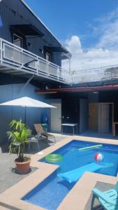Bazén v ubytování Hotel Pacuare Turrialba nebo v jeho okolí