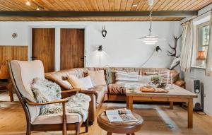 Χώρος καθιστικού στο 6 Bedroom Gorgeous Home In Bedsted Thy