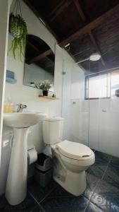 REST APARTMENT IN THE POBLADO的一间浴室