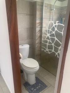 Koupelna v ubytování F3 dans maison individuelle avec jardin arboré