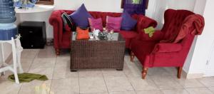 RADHA APARTMENTS Stay的休息区