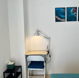 Postel nebo postele na pokoji v ubytování ALPHA Hostel Cafe&Bar