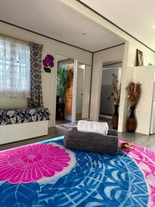 Postel nebo postele na pokoji v ubytování Rangiriri Vacay Unit 1
