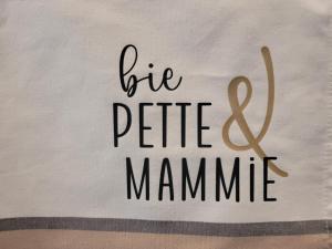 Fotografie z fotogalerie ubytování Nieuwe vakantie-Chalet "Bie mammie en pette" Camping GOOLDERHEIDE v destinaci Bocholt