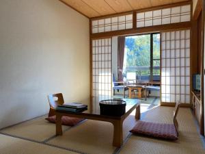 Χώρος καθιστικού στο Ryokan Misato