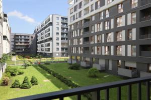 Vonkajšia záhrada v ubytovaní Luxury Apartment Zablocie WiFi Air Conditioning