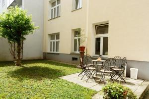 Vonkajšia záhrada v ubytovaní Apartments in Vienna near Schönbrunn & Westbahnhof - Keyless Check-In