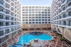 Πισίνα στο ή κοντά στο Azal Pyramids Hotel