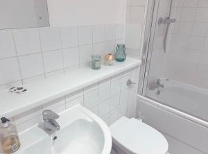 Fotografie z fotogalerie ubytování Battersea Chelsea Bridge Apartment v Londýně