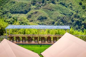 Příroda nedaleko luxury tent