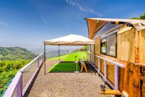 Příroda nedaleko luxury tent