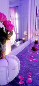 Φωτογραφία από το άλμπουμ του Suite Romantique La Charmante σε Villersexel +19 φωτογραφίες