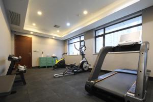 Spordikeskus ja/või sportimisvõimalused majutusasutuses Ramada by Wyndham Wuhan Wangjiawan