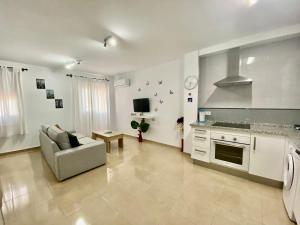 Kuchyň nebo kuchyňský kout v ubytování “SMILE NERJA” chic apartment with WIFI, 4 guests