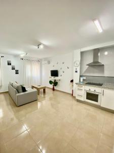 Kuchyň nebo kuchyňský kout v ubytování “SMILE NERJA” chic apartment with WIFI, 4 guests
