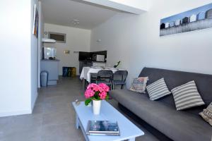 Kuchyň nebo kuchyňský kout v ubytování Corsicadream Barbicaja, superbe appartement dans villa, vue panoramique mer, piscine, proche Porticcio