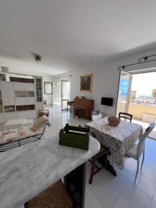 TV a/nebo společenská místnost v ubytování Casa Ermelinda