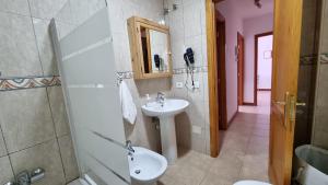 Ένα μπάνιο στο Yaki Home +11 φωτογραφίες