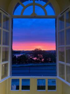 Alba o tramonto visti dall'interno dell'appartamento o dai dintorni