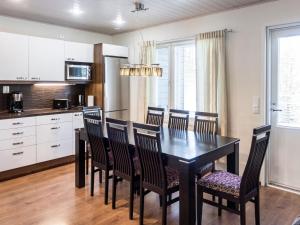 Η κουζίνα ή μικρή κουζίνα στο Holiday Home Toivola 1 by Interhome