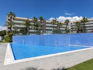Bazén v ubytovaní Apartment Aquaria Atico by Interhome alebo v jeho blízkosti