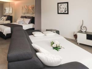 Ένα ή περισσότερα κρεβάτια σε δωμάτιο στο Apartment Cook P9-3 by Interhome