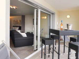 Χώρος καθιστικού στο Apartment Cook P9-3 by Interhome