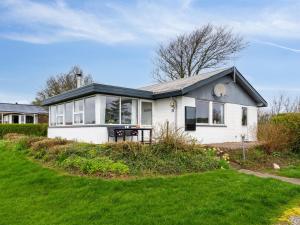 Zahrada ubytování Holiday Home Aletha - 300m to the inlet by Interhome