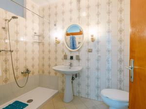 Koupelna v ubytování Apartment Fruet by Interhome