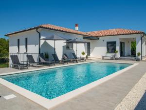 Πισίνα στο ή κοντά στο Holiday Home Villa 'M' by Interhome