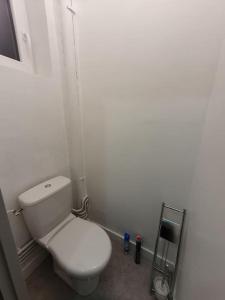 Kúpeľňa v ubytovaní Appart T2 RDC clim wifi Issoudun