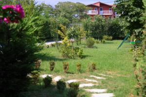 Gallery image of Velipoja Private Chalet in Velipojë +14 photos