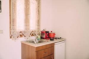 Imagen de la galería de Trikalioti's Lush Estate Apartments, en Palouki