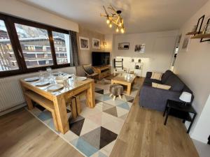 Μια τηλεόραση ή/και κέντρο ψυχαγωγίας στο Appartement spacieux, centre calme, balcon, 6 pers. - FR-1-598-29 +9 φωτογραφίες